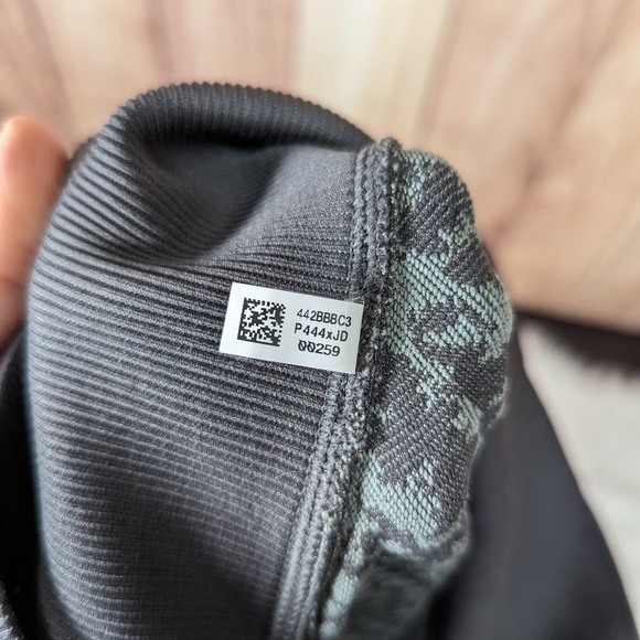 Aerie Offline Gray Snake Print High Waisted 7/8 Leggings Women’s - Picture 6 of 7